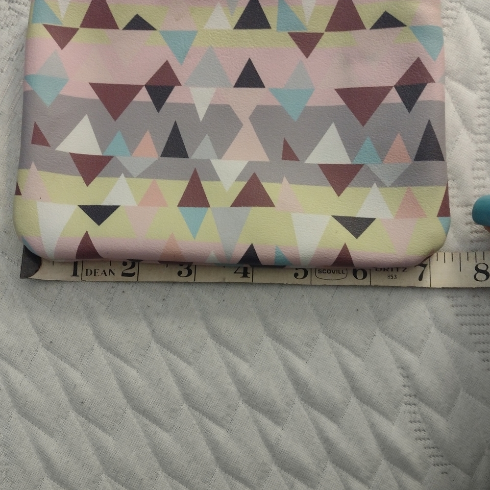 Multicolored Geometric Print Makeup Bag View 2
